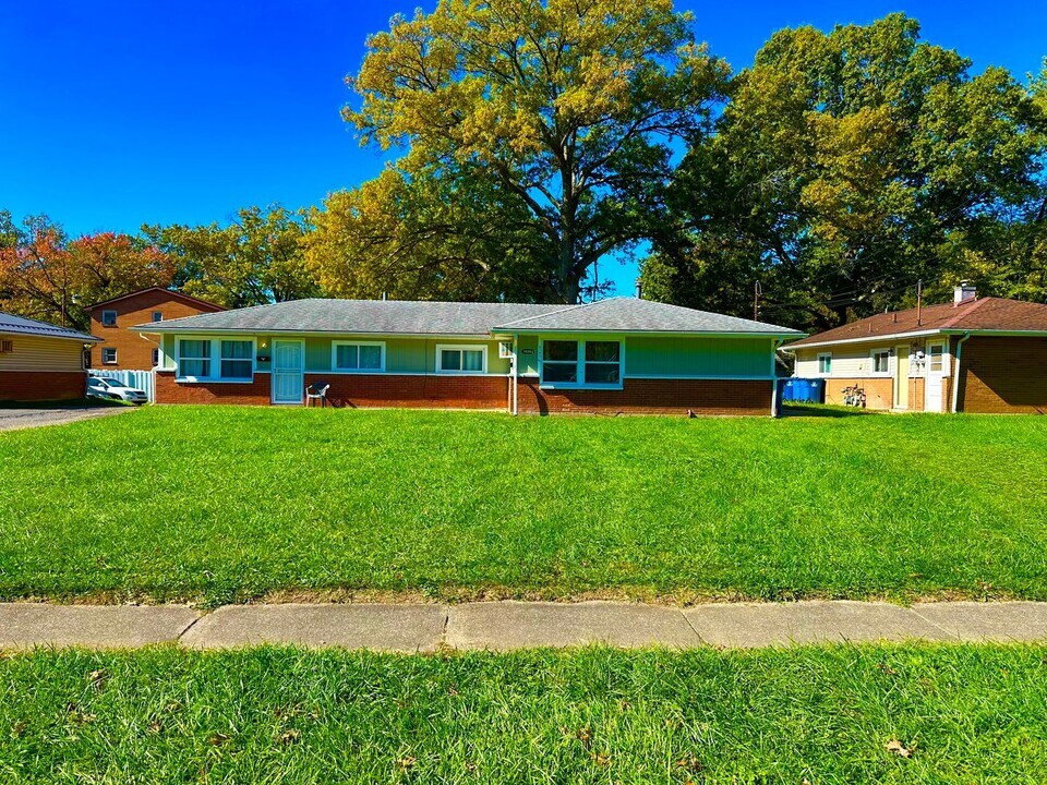 3020 Northgate Ave in Youngstown, OH - Foto de edificio