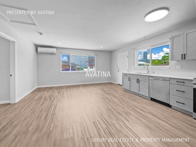 2976 Kamakini St in Honolulu, HI - Building Photo - Building Photo