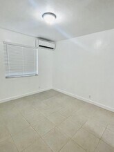 1490 NW 43rd St in Miami, FL - Building Photo - Building Photo