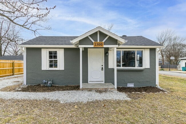 property at 1500 E Lindberg St