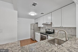 8619 Welbeck Way in Gaithersburg, MD - Building Photo - Building Photo