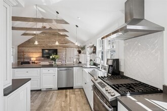 250 Oak Rd in New Suffolk, NY - Building Photo - Building Photo