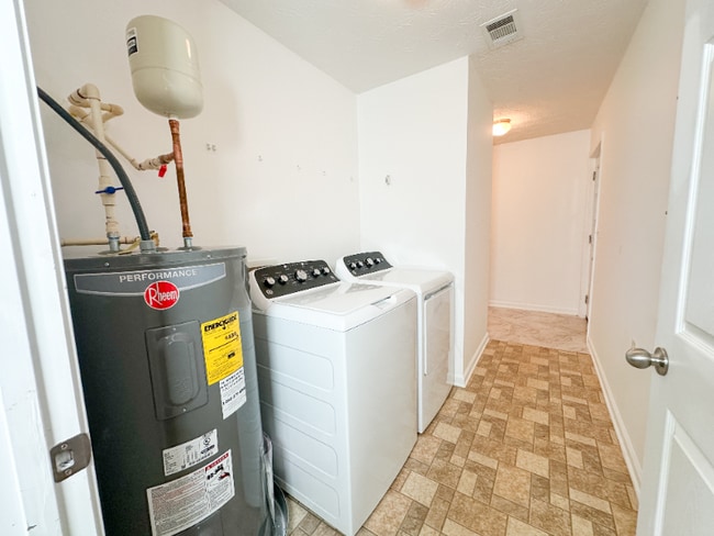 600 Indian Trail in Mc Caysville, GA - Building Photo - Building Photo