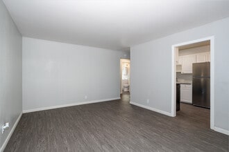 Teal Apartments in Sacramento, CA - Building Photo - Interior Photo