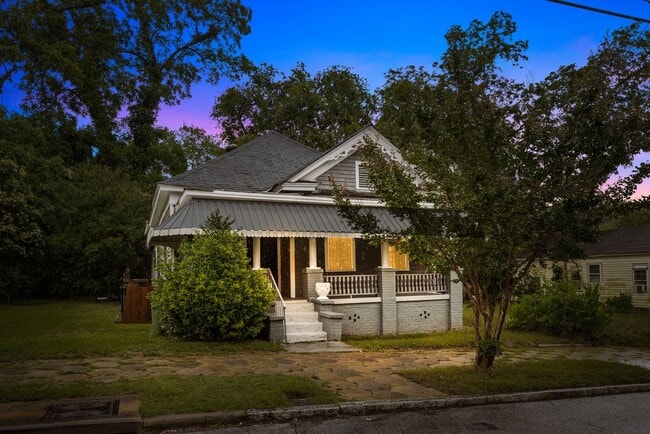 property at 537 S Jackson St