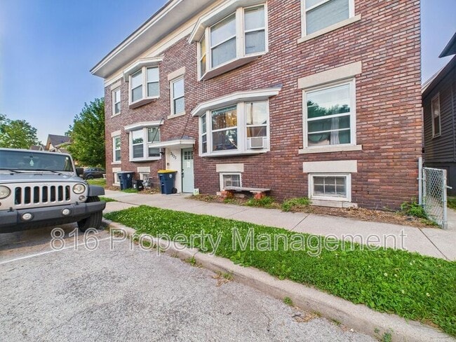 property at 3233 Charlotte St