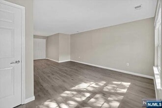 2191 Kent Ct in Mahwah, NJ - Building Photo - Building Photo