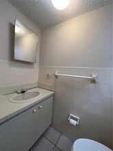 2580 W 60th St in Hialeah, FL - Building Photo - Building Photo