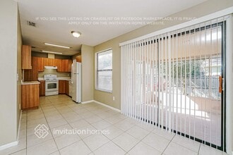 1316 Wandering Oaks Dr in Ormond Beach, FL - Foto de edificio - Building Photo