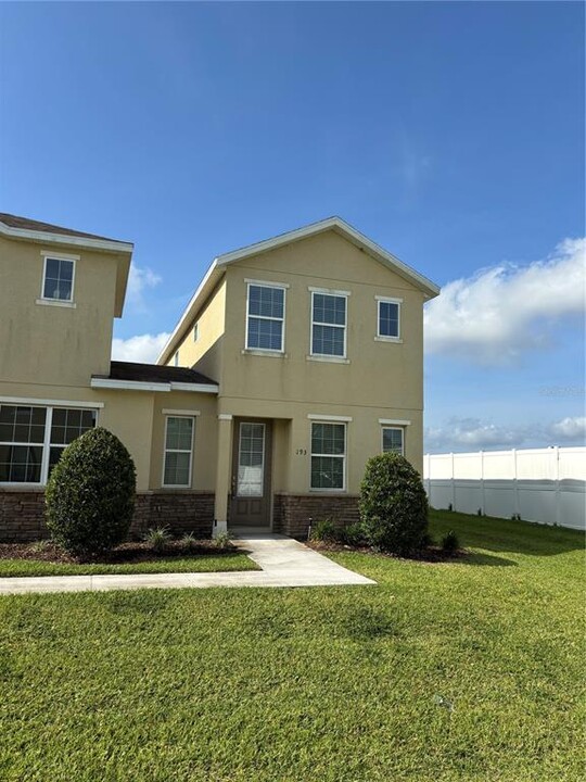 193 Holly Village Dr in Davenport, FL - Building Photo