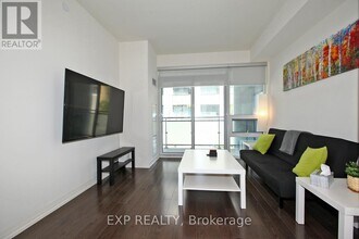 460-460 Adelaide St E in Toronto, ON - Building Photo - Building Photo