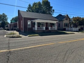 400 W Main St in Mascoutah, IL - Building Photo
