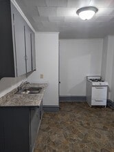 299 Randolph St, Unit 299 B in Meadville, PA - Foto de edificio - Building Photo