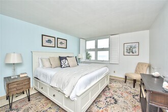 2121 Gulf Shore Blvd N in Naples, FL - Building Photo - Building Photo