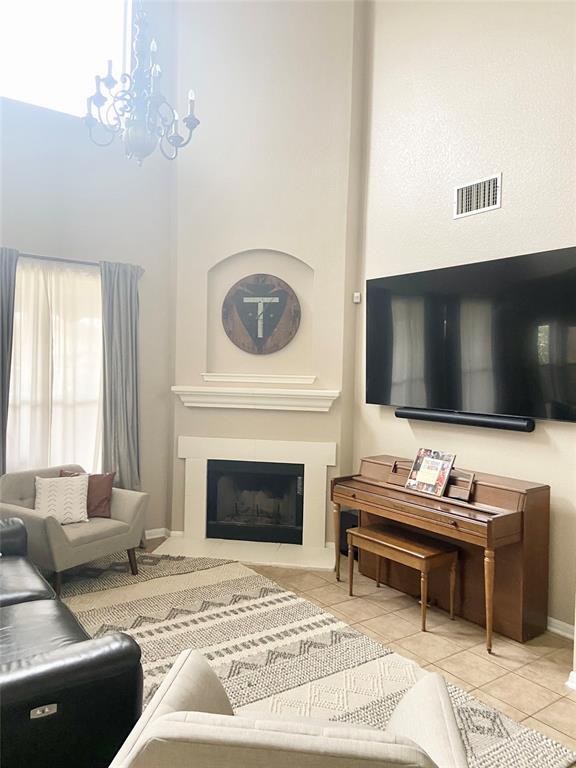 4805 Virginia Dare Ln in Austin, TX - Foto de edificio - Building Photo