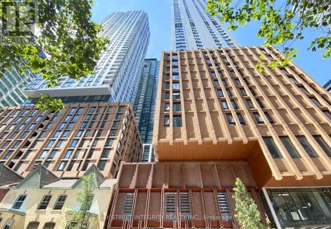 8 Widmer St in Toronto, ON - Building Photo - Building Photo