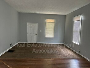 16 Cascade Ave in Griffin, GA - Building Photo - Building Photo