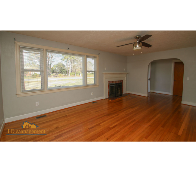 2506 Seaford Rd in Seaford, VA - Building Photo - Building Photo