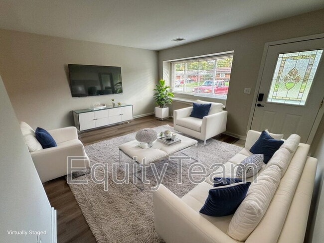 238 Diston Ln in Springdale, OH - Building Photo - Building Photo