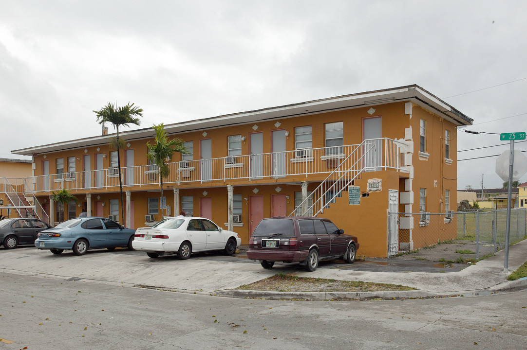 2491 W 5th Ave in Hialeah, FL - Building Photo