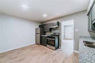 1108 Oak St-Unit -Apt. 1 in Mobile, AL - Building Photo - Building Photo