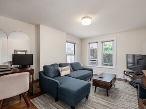 149 Dorchester St, Unit 2 in Boston, MA - Building Photo - Building Photo