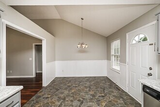 715 Whispering Breeze in Mount Juliet, TN - Foto de edificio - Building Photo