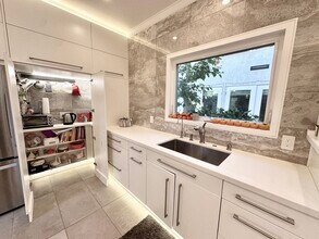 2315 24th St in Santa Monica, CA - Foto de edificio - Building Photo