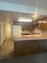 2800 Barrington St in Bakersfield, CA - Building Photo - Building Photo