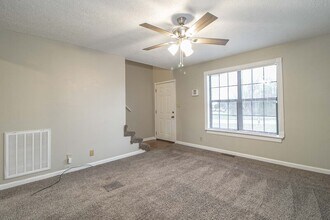 304 Atlantic Ave in Oak Grove, KY - Building Photo - Building Photo