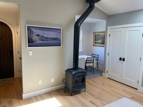 8 Locke Ln in Mill Valley, CA - Building Photo - Building Photo