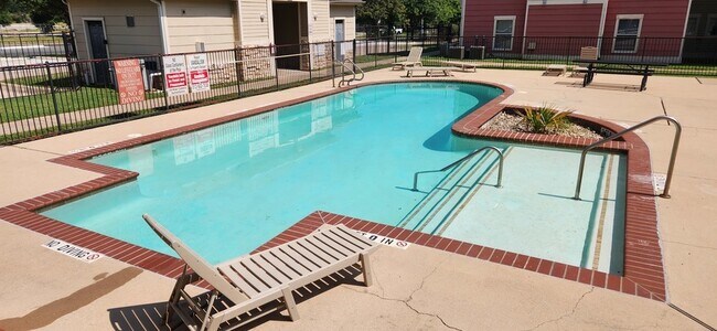 property at 1901 Crossing Pl