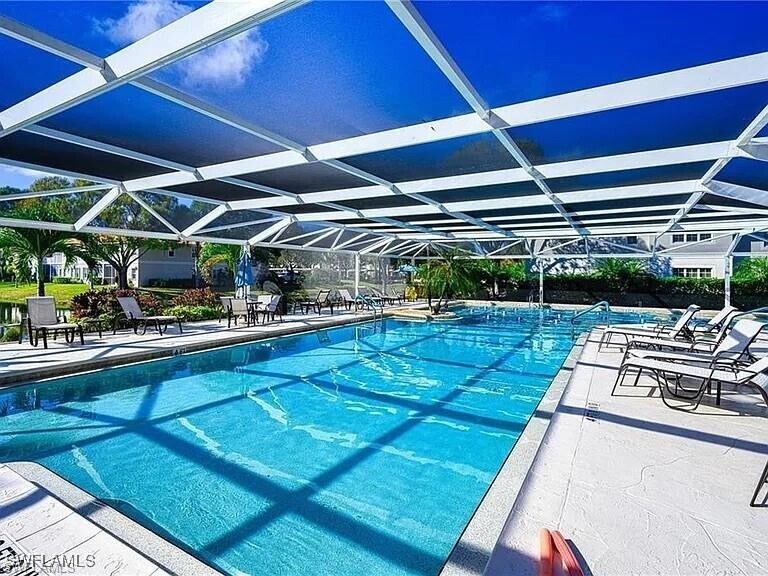 7564 Silver Trumpet Ln in Naples, FL - Building Photo