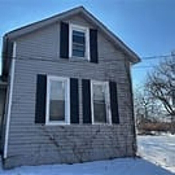 4918 McBride in Cleveland, OH - Building Photo