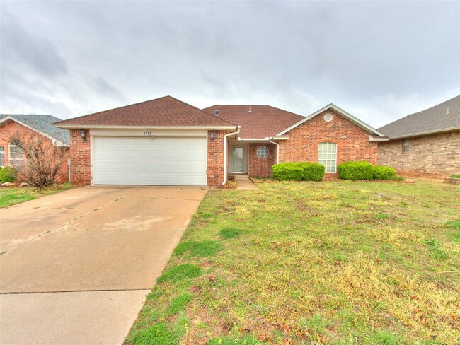 property at 1717 Foxfire Rd