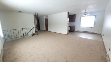 1602 6th Ave N, Unit 1604 - Upper Unit in Moorhead, MN - Building Photo - Building Photo