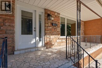 32 Gatesview Ave in Toronto, ON - Building Photo - Building Photo