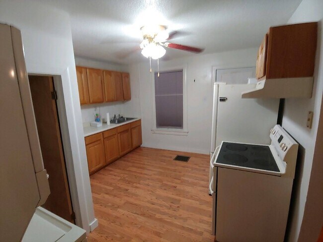 538 E Main St, Unit 2