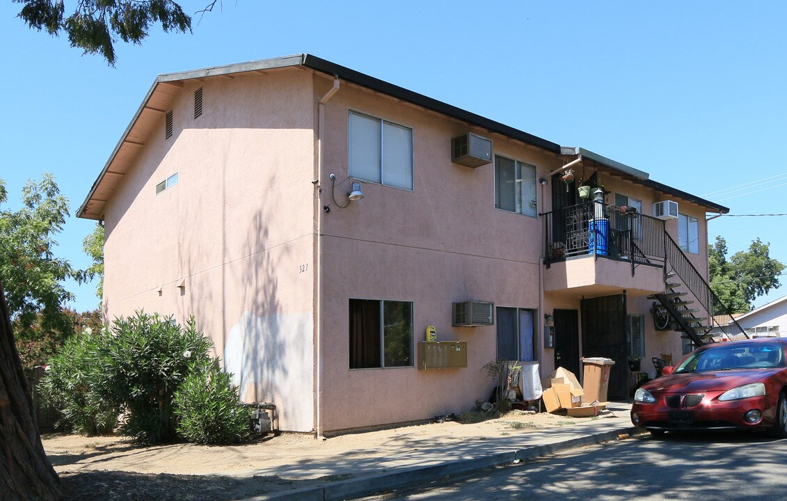 321 Maple St in Lodi, CA - Foto de edificio