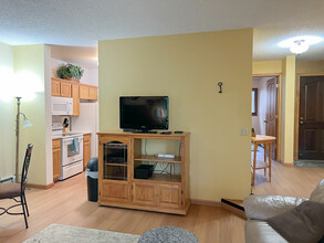 4860 Mills Dr in Anchorage, AK - Building Photo - Building Photo