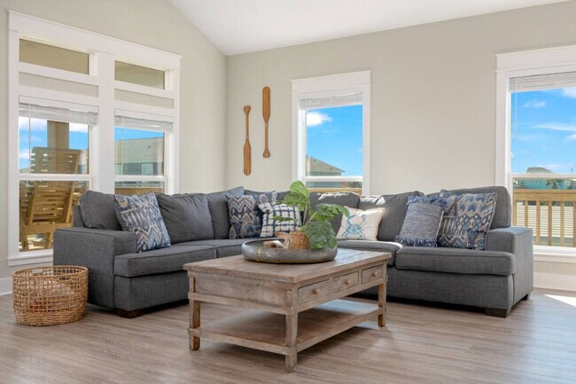 1973 Ave H in Port Bolivar, TX - Building Photo - Building Photo