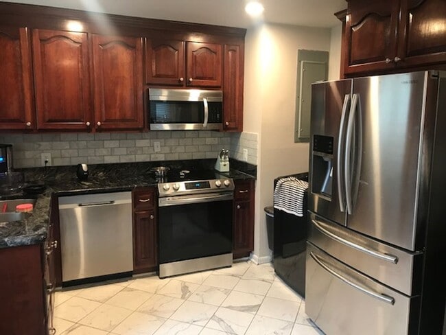 7977 Willow Ave in Mechanicsville, VA - Building Photo - Building Photo