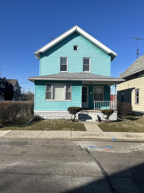 property at 2025 E London Square