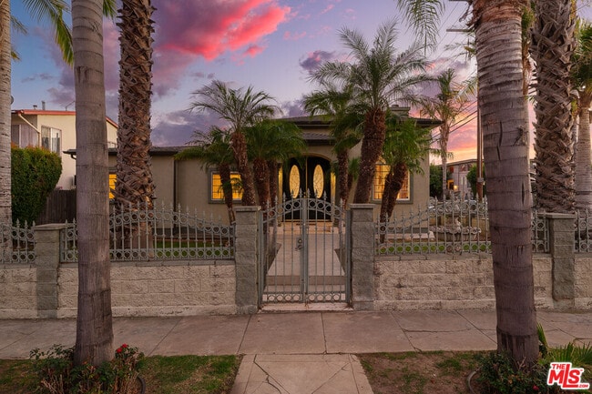 property at 4356 Kingswell Ave