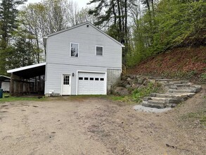 32 Putney Brk Rd in Weare, NH - Foto de edificio - Building Photo