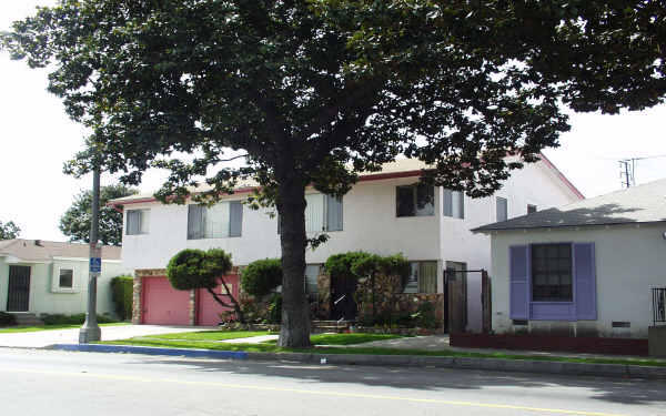 2021 Magnolia Ave in Long Beach, CA - Building Photo