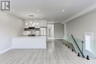 44 Fairbank Ave in Toronto, ON - Building Photo - Building Photo