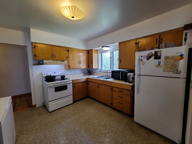 6358 Coloma North Rd in Coloma, MI - Building Photo - Building Photo