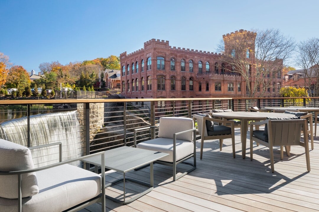 The Mill in Greenwich, CT - Foto de edificio