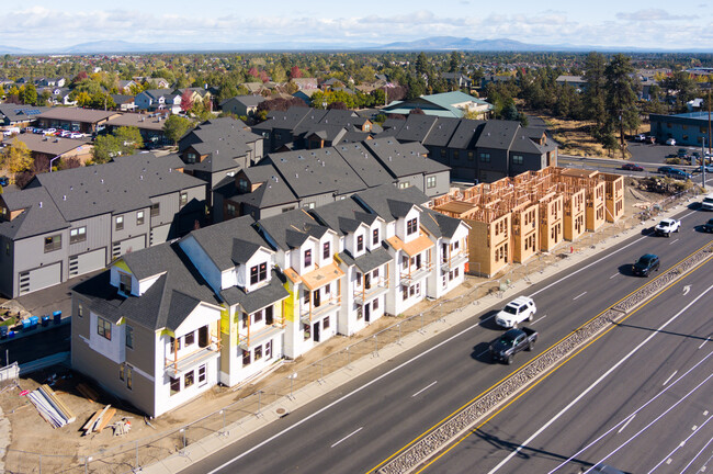 Calaveras Townhomes in Bend, OR - Building Photo - Building Photo